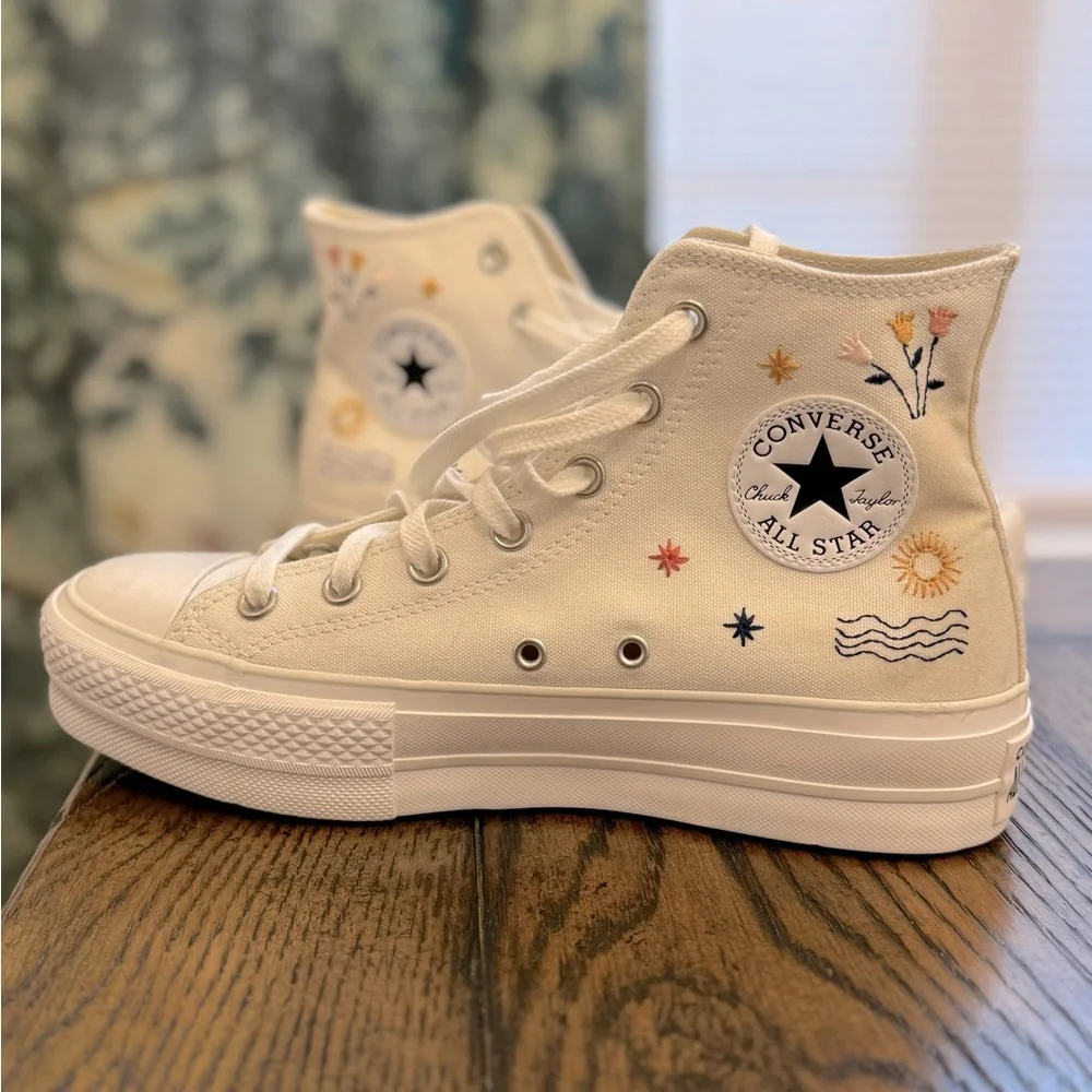 Converse Chuck Taylor All Star Lift Platform 'It's Okay To Wonder' Size 9